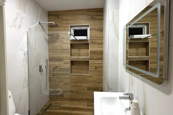 Shtepi me qera Apartament ne Tirane, 2+1, Mobilimi E mobiluar, Pagesa 60,000  Leke.