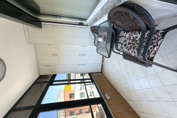 Shtepi me qera Apartament ne Tirane, 2+1, Mobilimi E mobiluar, Pagesa 850  Euro.