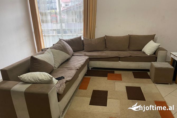 Shtepi ne shitje Apartament ne Tirane, 2+1, Mobilimi E mobiluar, Pagesa 116,999  Euro.