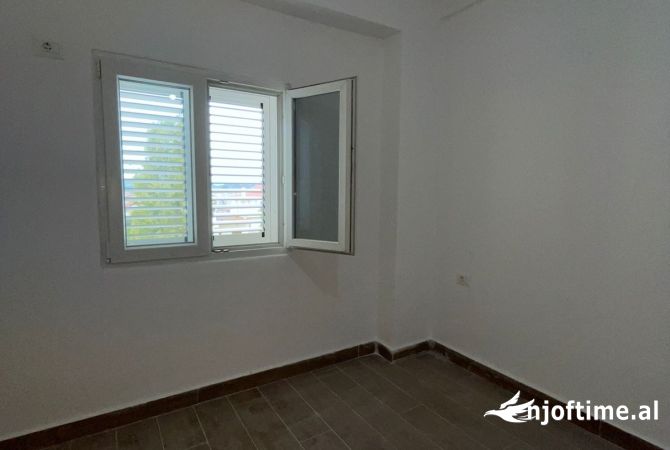 Shitet apartament 1+1 ne Selite