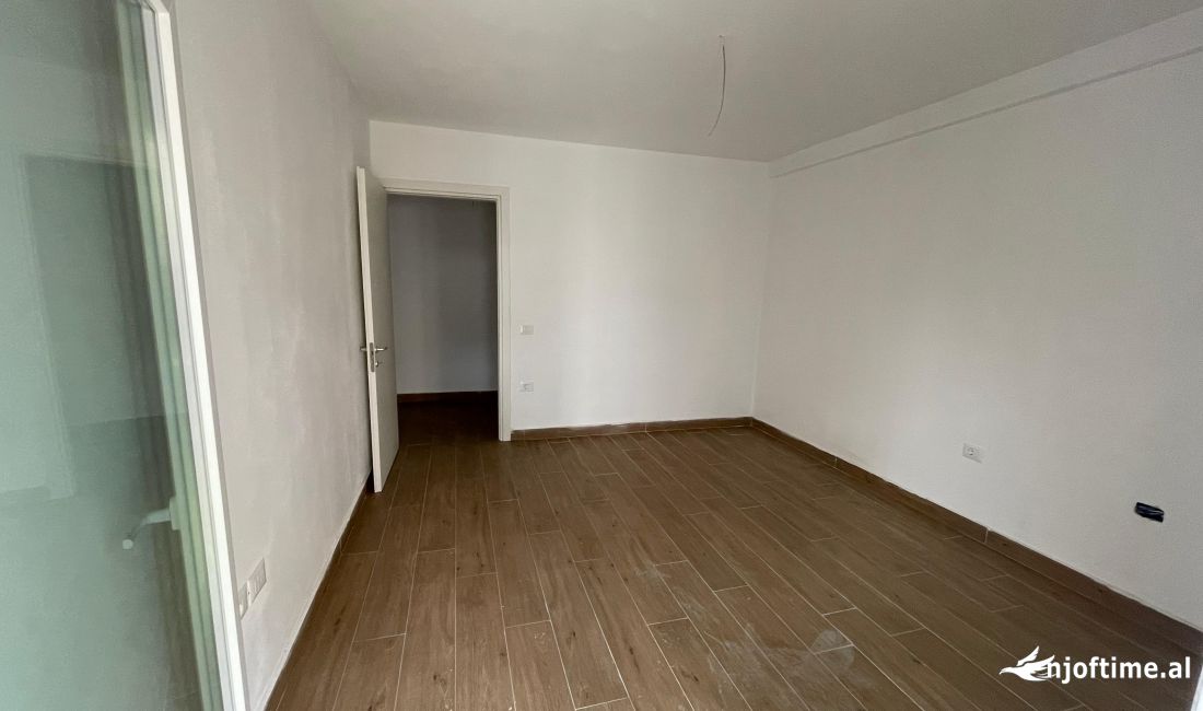 Appartamento in vendita a Tirana 1+1, Vuoto