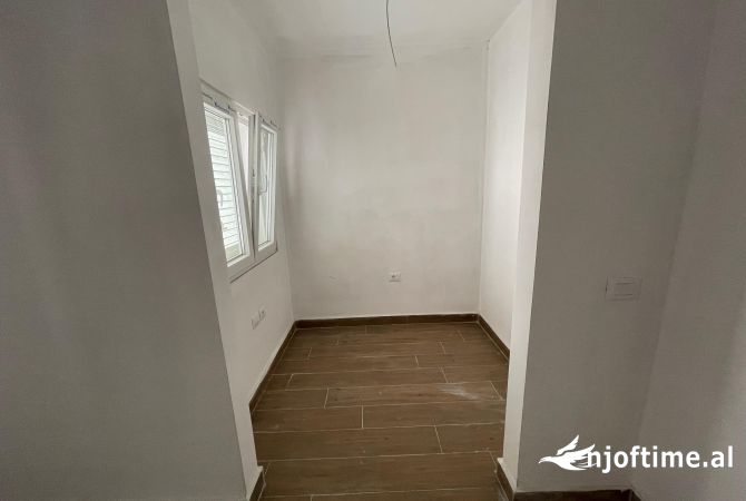 Appartamento in vendita a Tirana 1+1, Vuoto