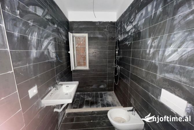 Appartamento in vendita a Tirana 1+1, Vuoto