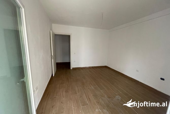 Shitet apartament 1+1 ne Selite
