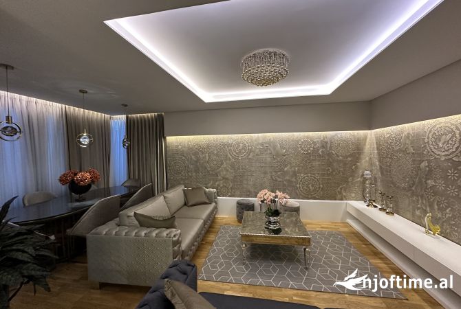 Shtepi ne shitje Apartament ne Tirane, 3+1, Mobilimi E mobiluar, Pagesa 349,980  Euro.