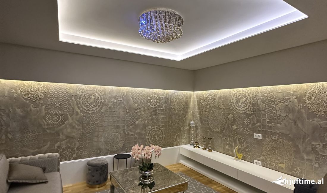 Shtepi ne shitje Apartament ne Tirane, 3+1, Mobilimi E mobiluar, Pagesa 349,980  Euro.