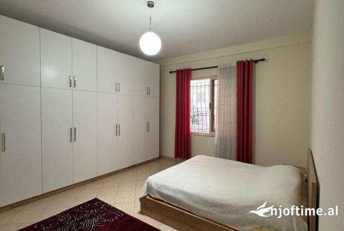 Shtepi me qera Apartament ne Tirane, 1+1, Mobilimi E mobiluar, Pagesa 498  Euro.