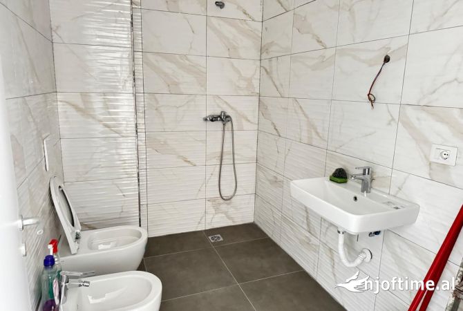 Shtepi me qera Apartament ne Tirane, 1+1, Mobilimi Bosh, pa mobiluar, Pagesa 448  Euro.