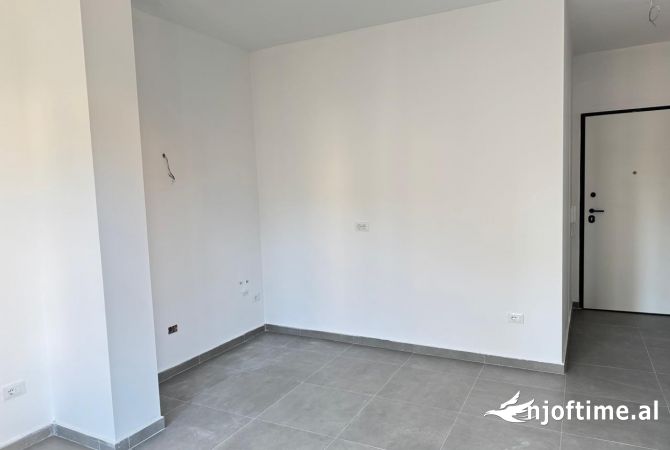 🏢 Apartament 1+1 me Qera prane Qendres