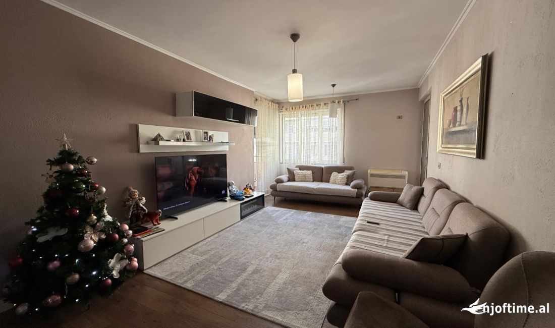 Appartamento in vendita a Tirana 3+1, Arredato