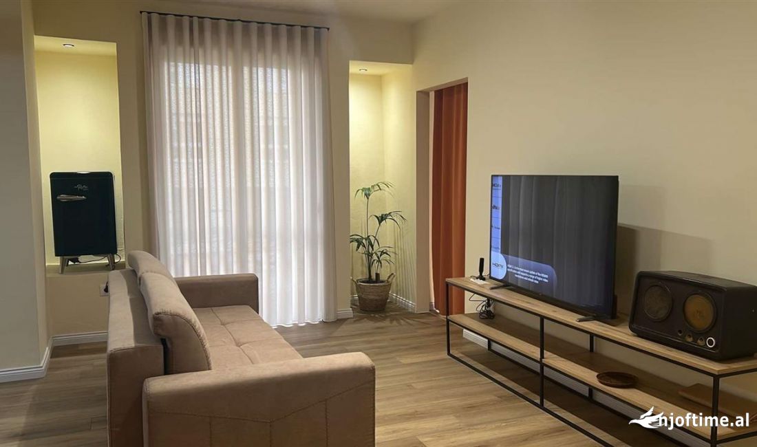 Shtepi me qera Apartament ne Tirane, 2+1, Mobilimi E mobiluar, Pagesa 698  Euro.