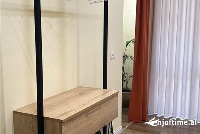 Shtepi me qera Apartament ne Tirane, 2+1, Mobilimi E mobiluar, Pagesa 698  Euro.