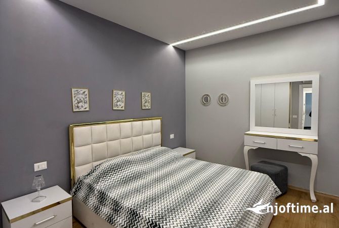 Shtepi me qera Apartament ne Tirane, 1+1, Mobilimi E mobiluar, Pagesa 598  Euro.