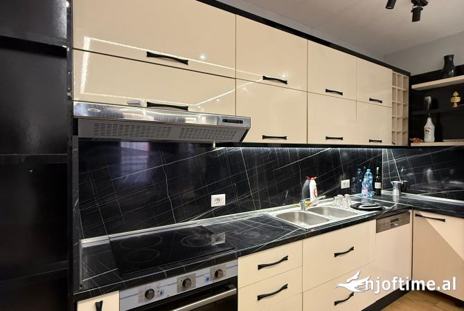 Shtepi me qera Apartament ne Tirane, 1+1, Mobilimi E mobiluar, Pagesa 598  Euro.