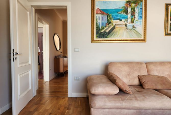 Appartamento in vendita a Tirana 2+1, Arredato