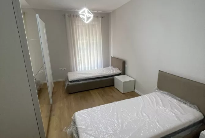 Shtepi me qera Apartament ne Tirane, 2+1, Mobilimi E mobiluar, Pagesa 697  Euro.