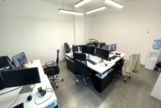 Business Property for Rent 3+1 in Tirana - 897 Euro