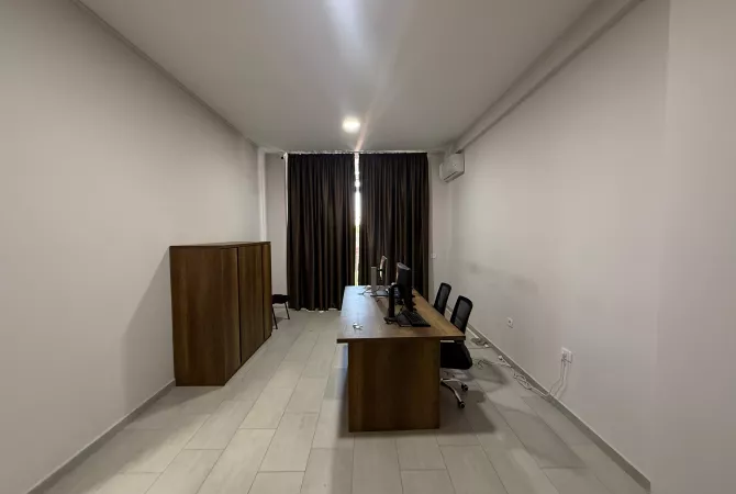 📍Jepet  Zyre me Qira prane Square21