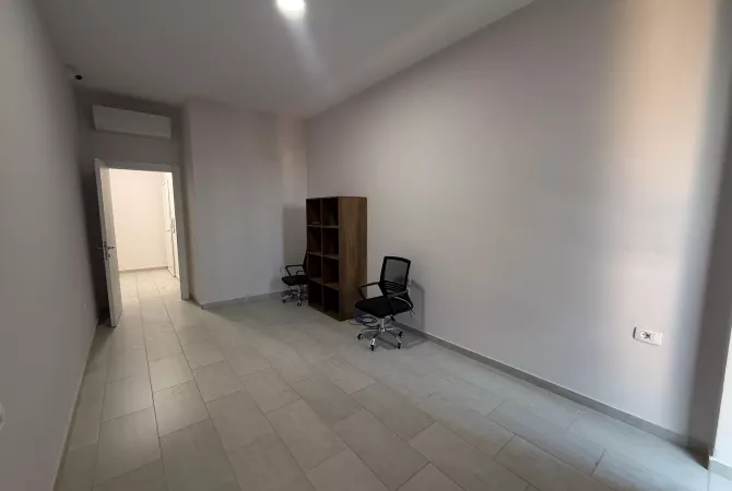 Business Property for Rent 3+1 in Tirana - 497 Euro