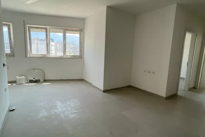 📌 Zyre me Qira 2+1 – Shume prane Qendres