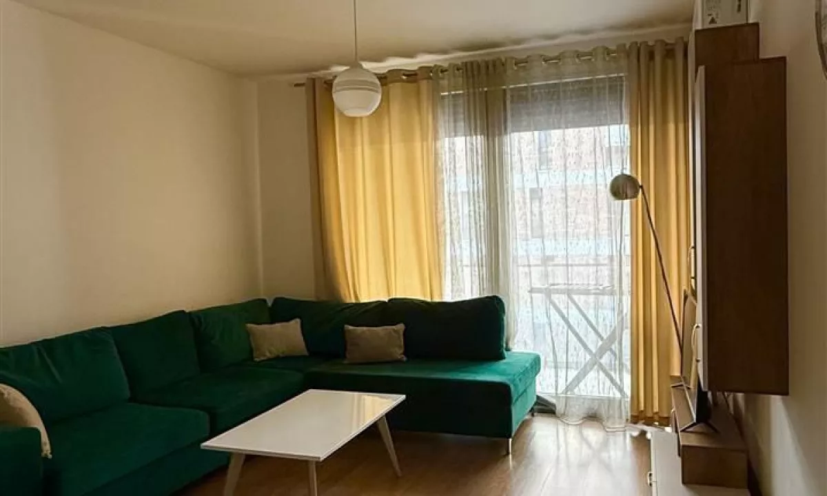 Shtepi me qera Apartament ne Tirane, 2+1, Mobilimi E mobiluar, Pagesa 750  Euro.