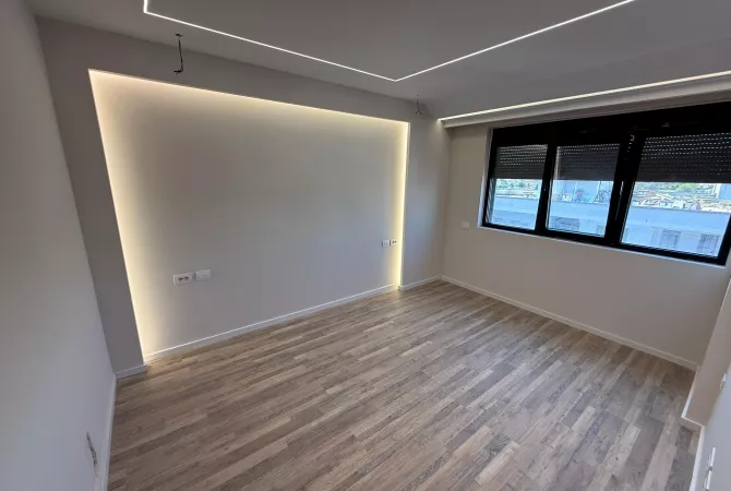 Shtepi ne shitje Apartament ne Tirane, 3+1, Mobilimi Bosh, pa mobiluar, Pagesa 311,175  Euro.