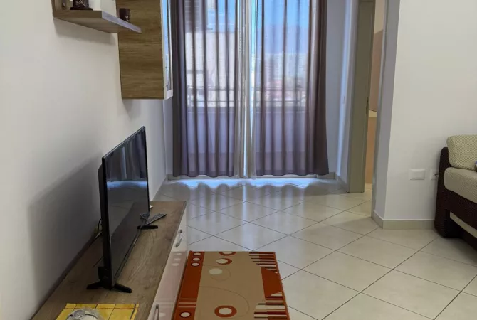 Shtepi me qera Apartament ne Tirane, 2+1, Mobilimi E mobiluar, Pagesa 500  Euro.