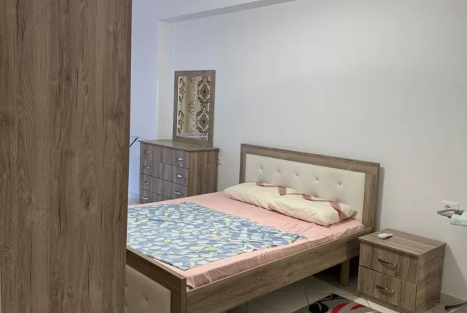 Shtepi me qera Apartament ne Tirane, 2+1, Mobilimi E mobiluar, Pagesa 500  Euro.
