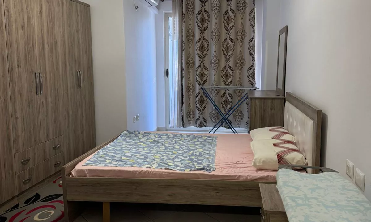 Shtepi me qera Apartament ne Tirane, 2+1, Mobilimi E mobiluar, Pagesa 500  Euro.