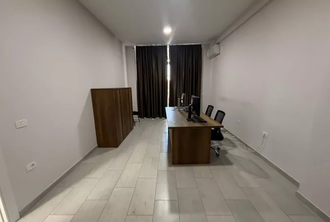 📍 Jepet me Qira Apartament 1+1 per Zyra – Prane Kompleksit Square 21!