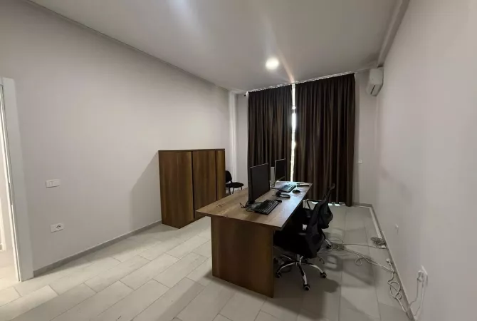 Business Property for Rent 3+1 in Tirana - 448 Euro