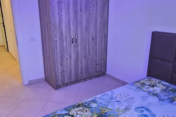 Shtepi me qera Apartament ne Tirane, 3+1, Mobilimi E mobiluar, Pagesa 750  Euro.