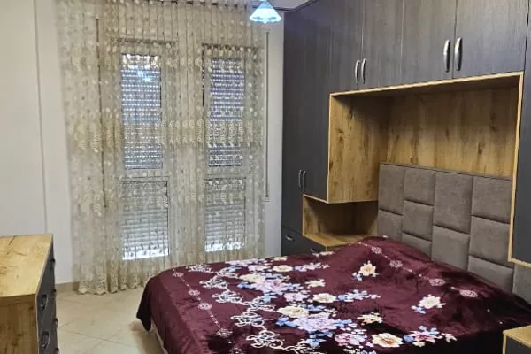 Shtepi me qera Apartament ne Tirane, 3+1, Mobilimi E mobiluar, Pagesa 750  Euro.