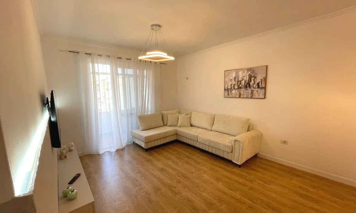 Shtepi ne shitje Apartament ne Tirane, 1+1, Mobilimi E mobiluar, Pagesa 108,997  Euro.