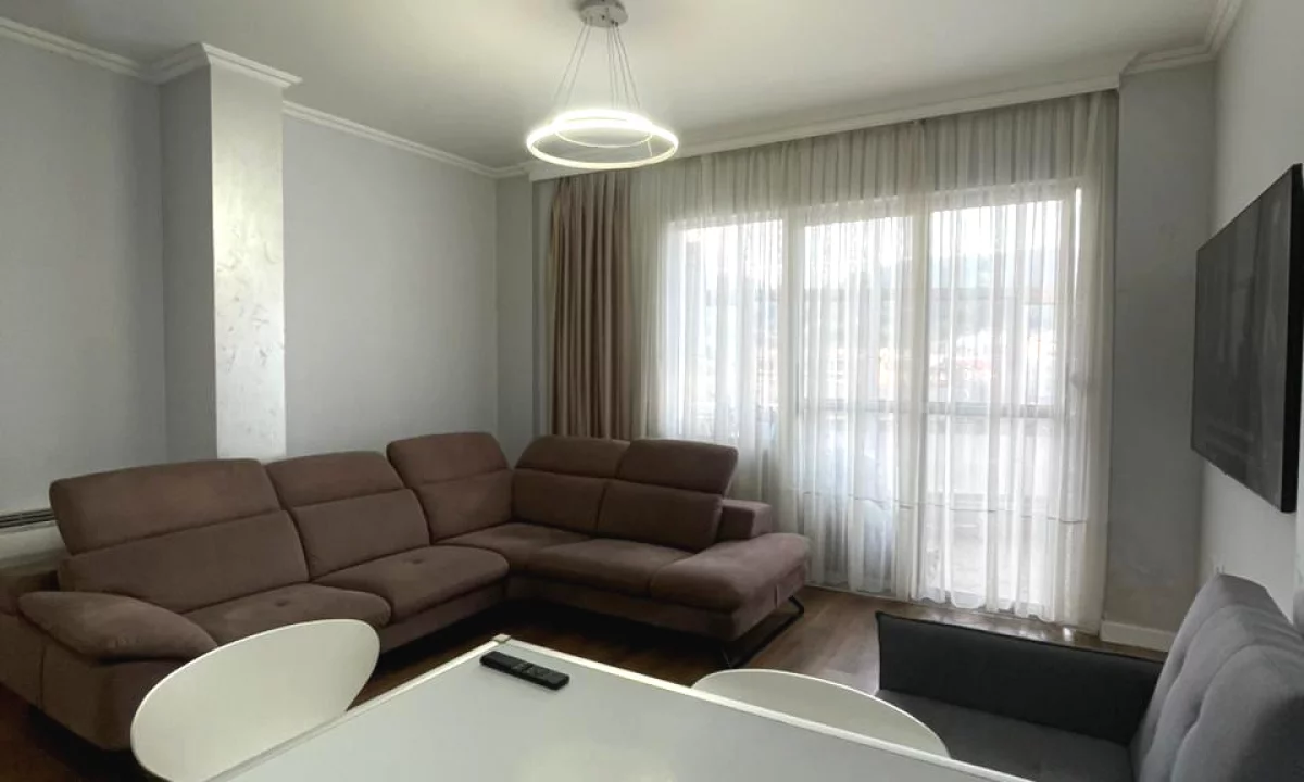 Shtepi ne shitje Apartament ne Tirane, 2+1, Mobilimi E mobiluar, Pagesa 187,997  Euro.