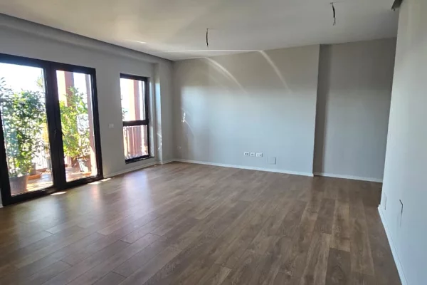 Business Property for Rent 3+1 in Tirana - 1,997 Euro