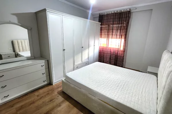 Shtepi me qera Apartament ne Tirane, 1+1, Mobilimi E mobiluar, Pagesa 447  Euro.