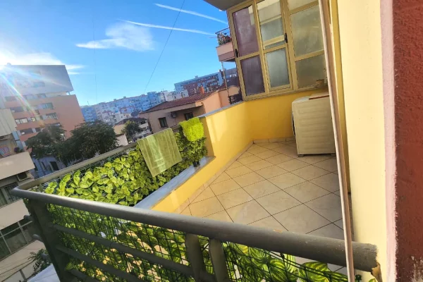 Shtepi me qera Apartament ne Tirane, 1+1, Mobilimi E mobiluar, Pagesa 447  Euro.