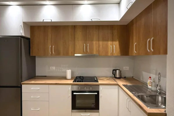 Shtepi me qera Apartament ne Tirane, 1+1, Mobilimi E mobiluar, Pagesa 547  Euro.