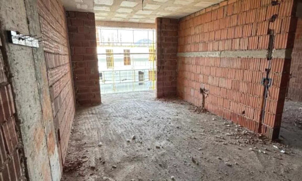 Shtepi ne shitje Apartament ne Tirane, 1+1, Mobilimi Bosh, pa mobiluar, Pagesa 94,977  Euro.