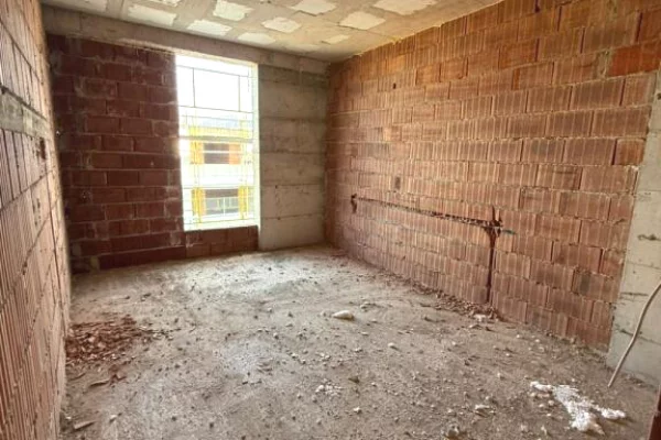 Shtepi ne shitje Apartament ne Tirane, 1+1, Mobilimi Bosh, pa mobiluar, Pagesa 94,977  Euro.