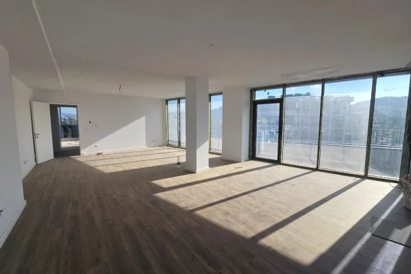 Apartment for sale in Tirana 3+1, Emty