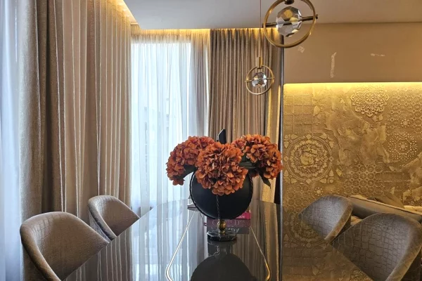 Shtepi ne shitje Apartament ne Tirane, 3+1, Mobilimi E mobiluar, Pagesa 389,997  Euro.