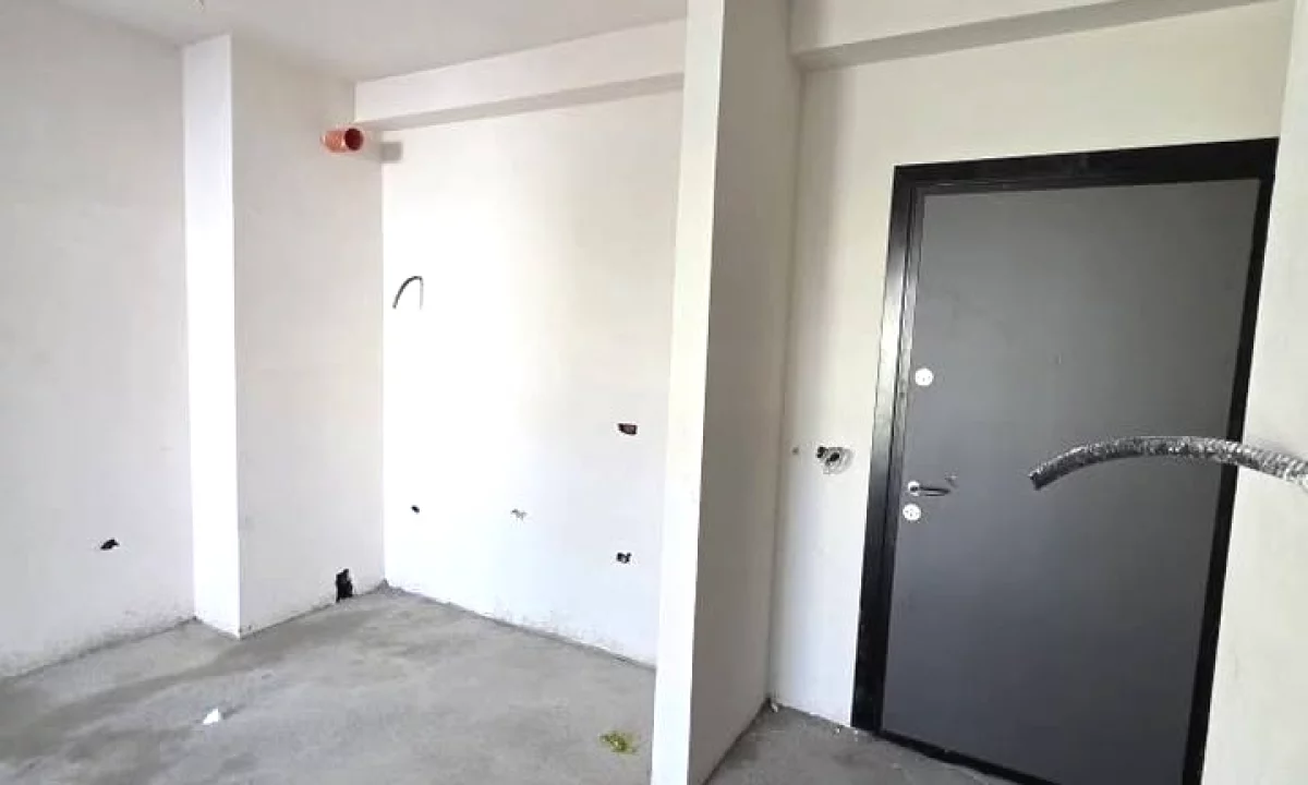 Shtepi ne shitje Apartament ne Tirane, 1+1, Mobilimi Bosh, pa mobiluar, Pagesa 102,997  Euro.