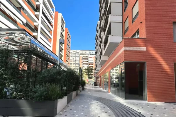 Business Property for Rent 1+1 in Tirana - 3,002 Euro
