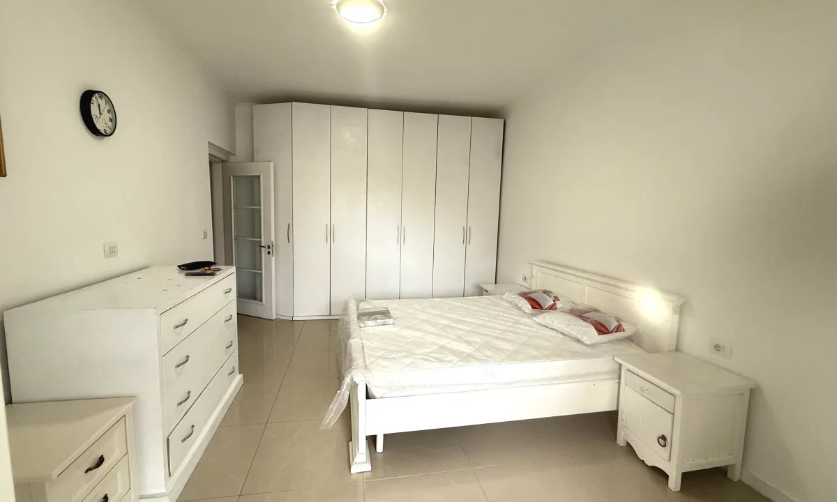 Shtepi me qera Apartament ne Tirane, 2+1, Mobilimi E mobiluar, Pagesa 500  Euro.