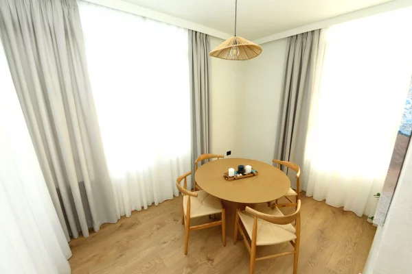Shtepi ne shitje Apartament ne Vlore, 3+1, Mobilimi E mobiluar, Pagesa 310,000  Euro.