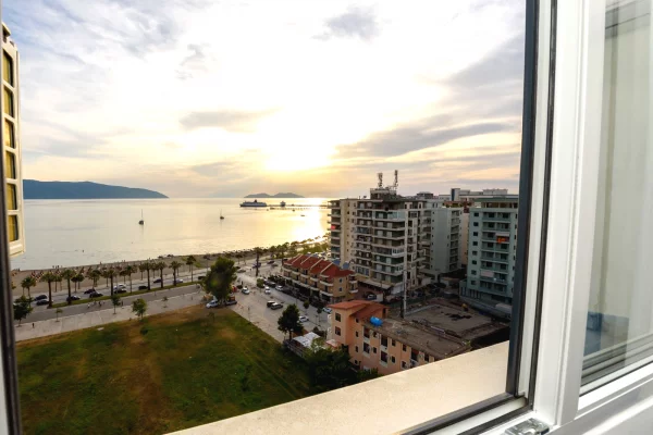 Shtepi ne shitje Apartament ne Vlore, 3+1, Mobilimi E mobiluar, Pagesa 310,000  Euro.