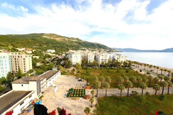 Shtepi ne shitje Apartament ne Vlore, 3+1, Mobilimi E mobiluar, Pagesa 310,000  Euro.