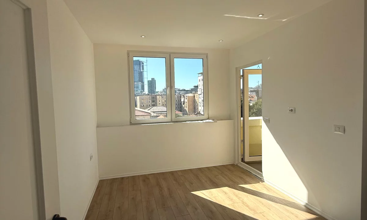 Shtepi ne shitje Apartament ne Tirane, 1+1, Mobilimi Bosh, pa mobiluar, Pagesa 164,997  Euro.